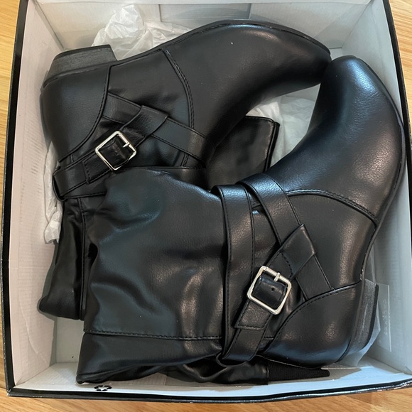 NWT Fergalicious tall black boots size 7.5 - Picture 3 of 3